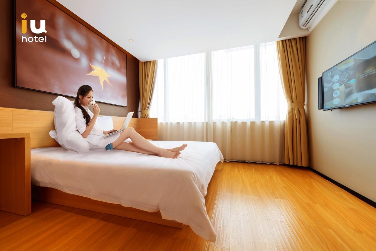 Iu Hotel Shanghai Dongchuan Road Metro Station Exterior foto
