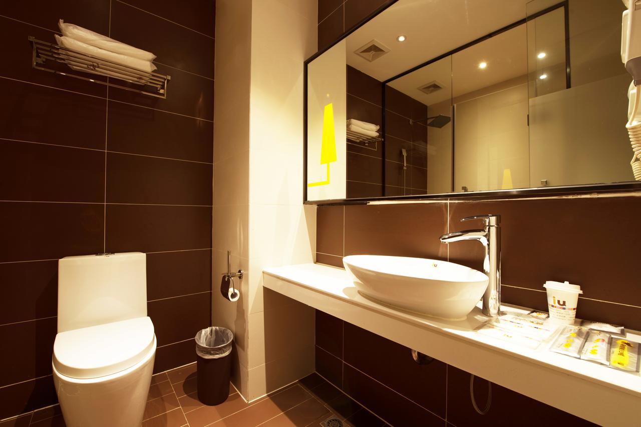 Iu Hotel Shanghai Dongchuan Road Metro Station Exterior foto